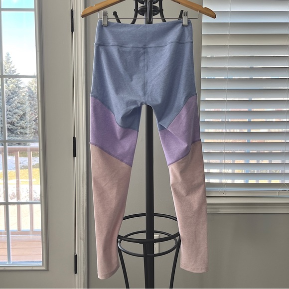 Outdoor Voices Springs 7/8 Leggings in Lilac, Lavender, Dahlia - Picture 6 of 7